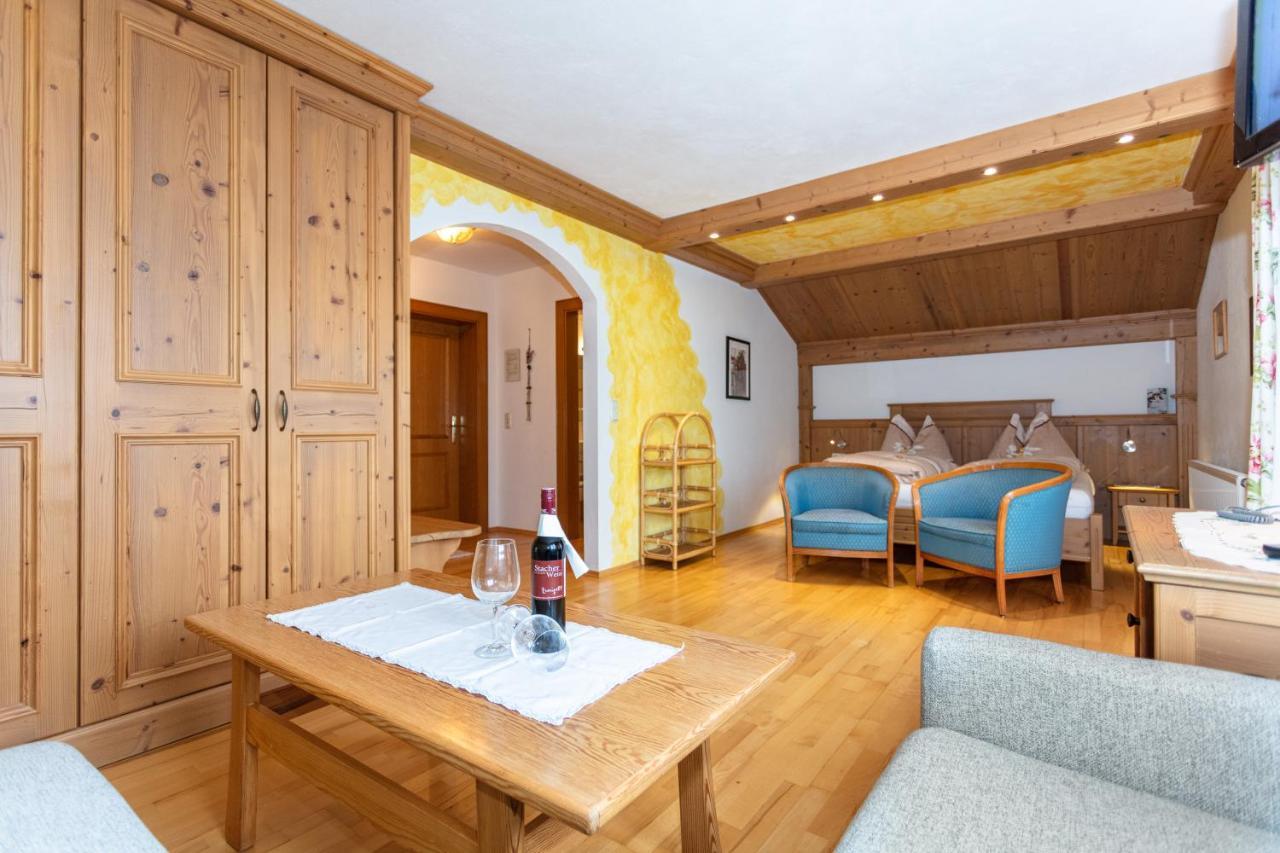Hotel-Pension Lackenbauer บาดฮอฟกัสไตน์ ภายนอก รูปภาพ