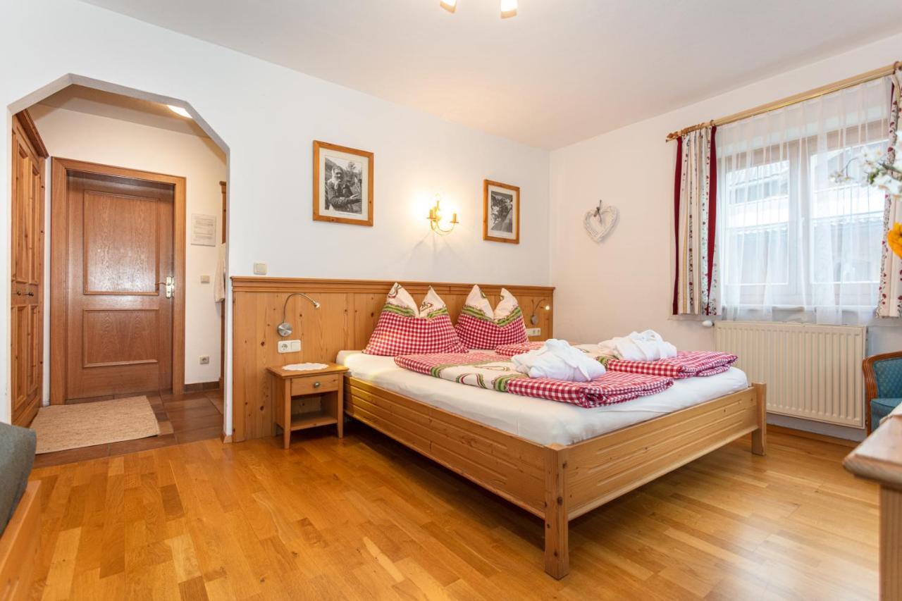 Hotel-Pension Lackenbauer บาดฮอฟกัสไตน์ ภายนอก รูปภาพ
