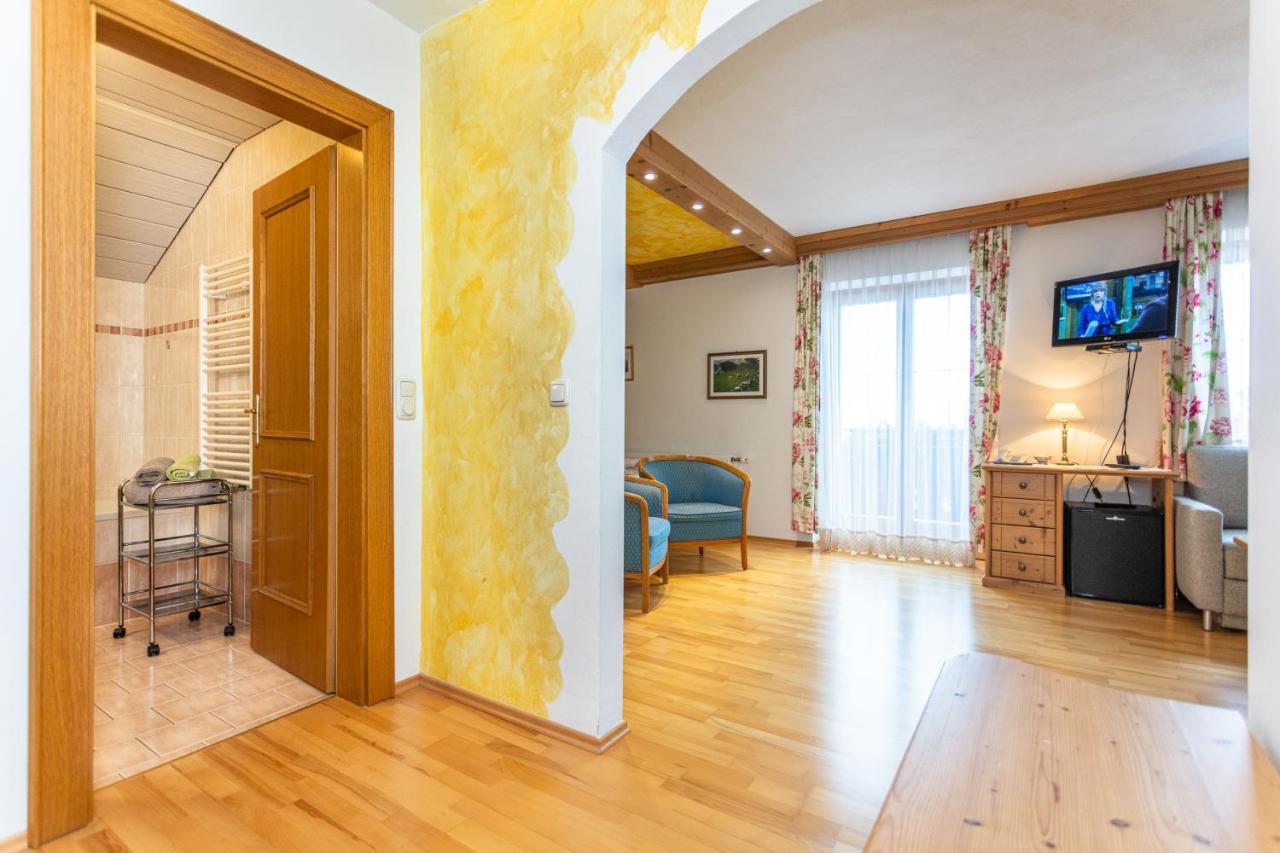 Hotel-Pension Lackenbauer บาดฮอฟกัสไตน์ ภายนอก รูปภาพ
