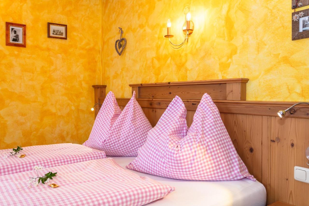 Hotel-Pension Lackenbauer บาดฮอฟกัสไตน์ ภายนอก รูปภาพ