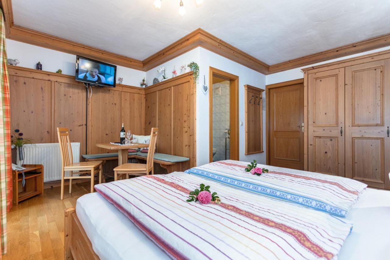 Hotel-Pension Lackenbauer บาดฮอฟกัสไตน์ ภายนอก รูปภาพ