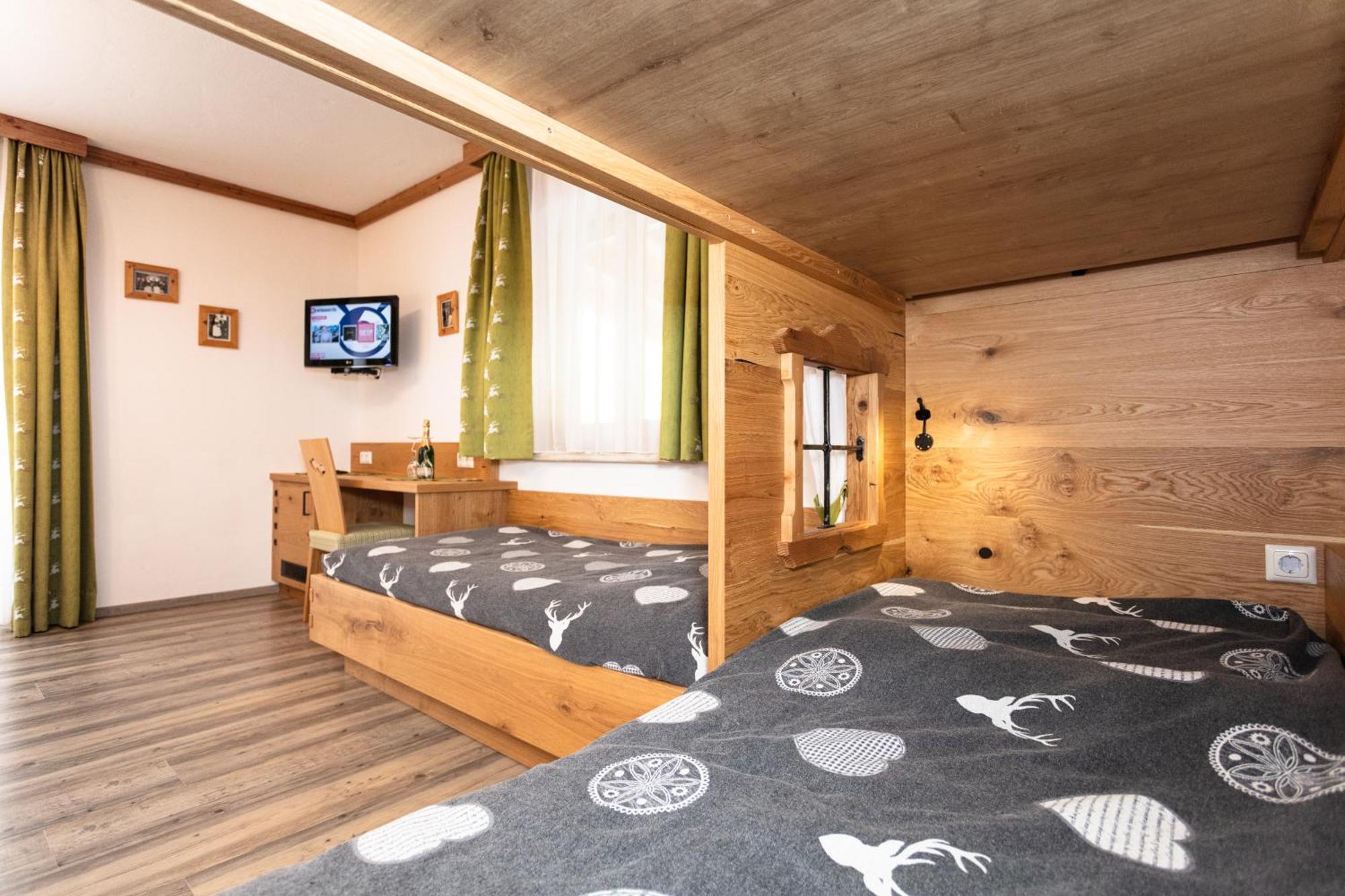 Hotel-Pension Lackenbauer บาดฮอฟกัสไตน์ ห้อง รูปภาพ